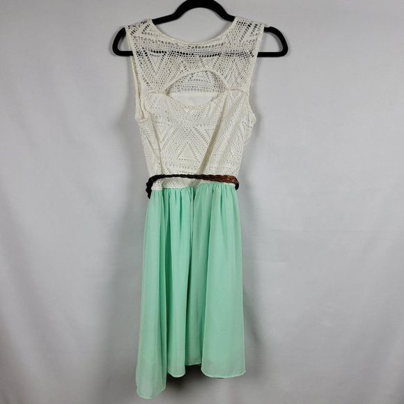A. Byer mixed media crochet top chiffon bottom mint skirt belted cutout - Picture 7 of 8